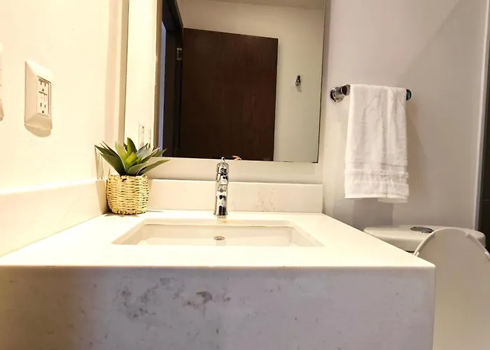 Apartment Stylish Polanco Pool, Gym, Terrace & King Bed Mexico City
