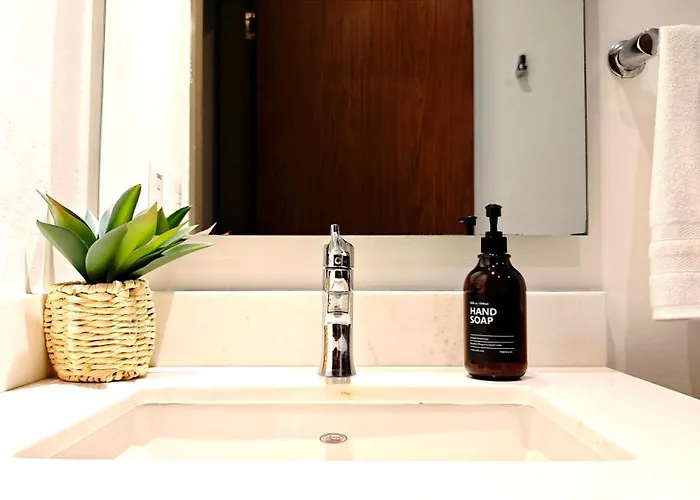 Stylish Polanco Pool, Gym, Terrace & King Bed Apartment *